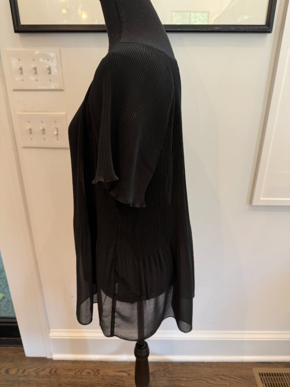 Banana Republic Pleated Georgette Short Sleeve Blouse - Picture 2 of 4